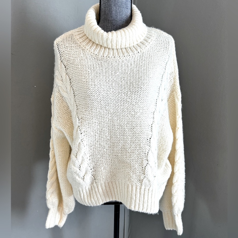 JustFab Turtle Neck Knit Sweater Size XL
